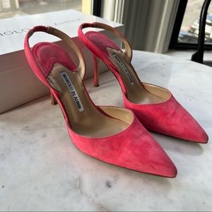 MANOLO BLAHNIK Carolyne Suede Mid-Heel Slingback Pump - 36.5